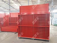 “中國紅”移動(dòng)護(hù)欄